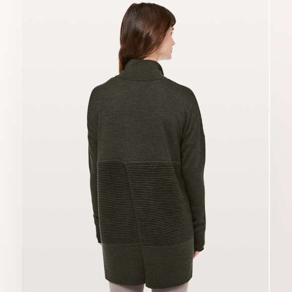 Lululemon Women's Sit In Lotus Wrap - Merino Wool - Heathered Dark Olive Green - Picture 3 of 11